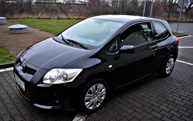 Toyota Auris cena 13500 przebieg: 324000, rok produkcji 2007 z Limanowa małe 79